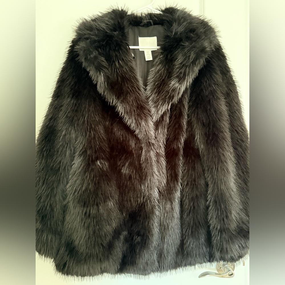 Beautiful, this season fur (eco) H&M coat, very warm and classy